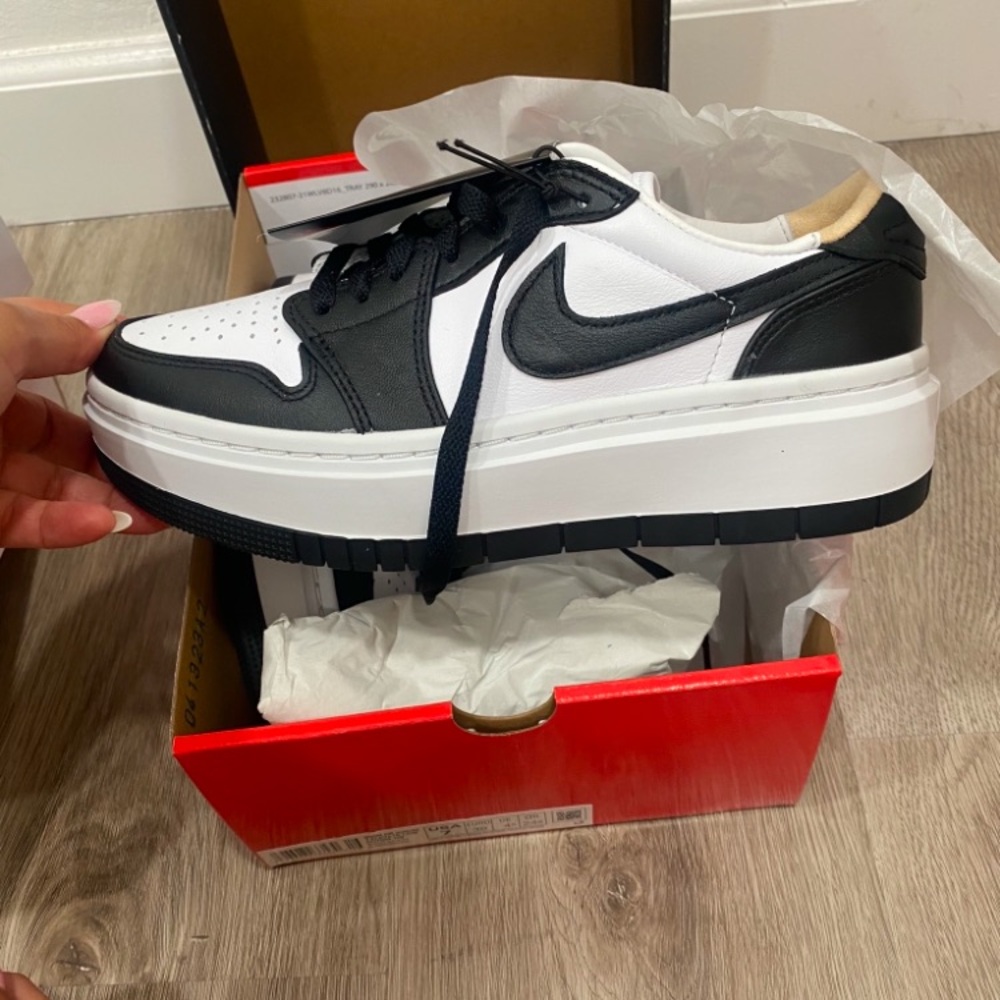 Nike Air Jordan 1 elevate 
Platform